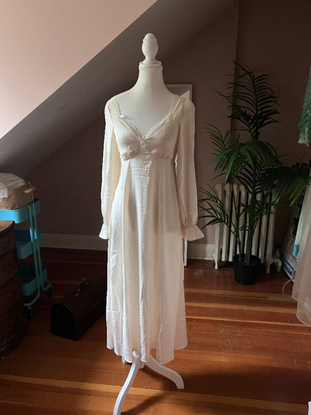 1940s vtg style soft nude long puffy sleeve satin dress nightgown negligee